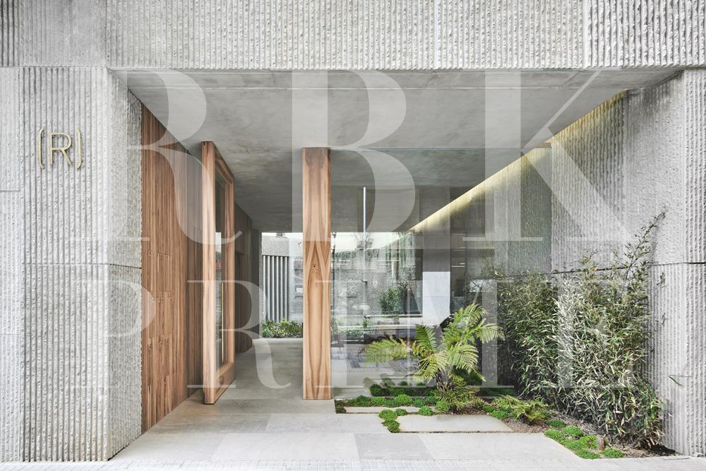 Exclusive new build in the center for sale on Paseo Mallorca