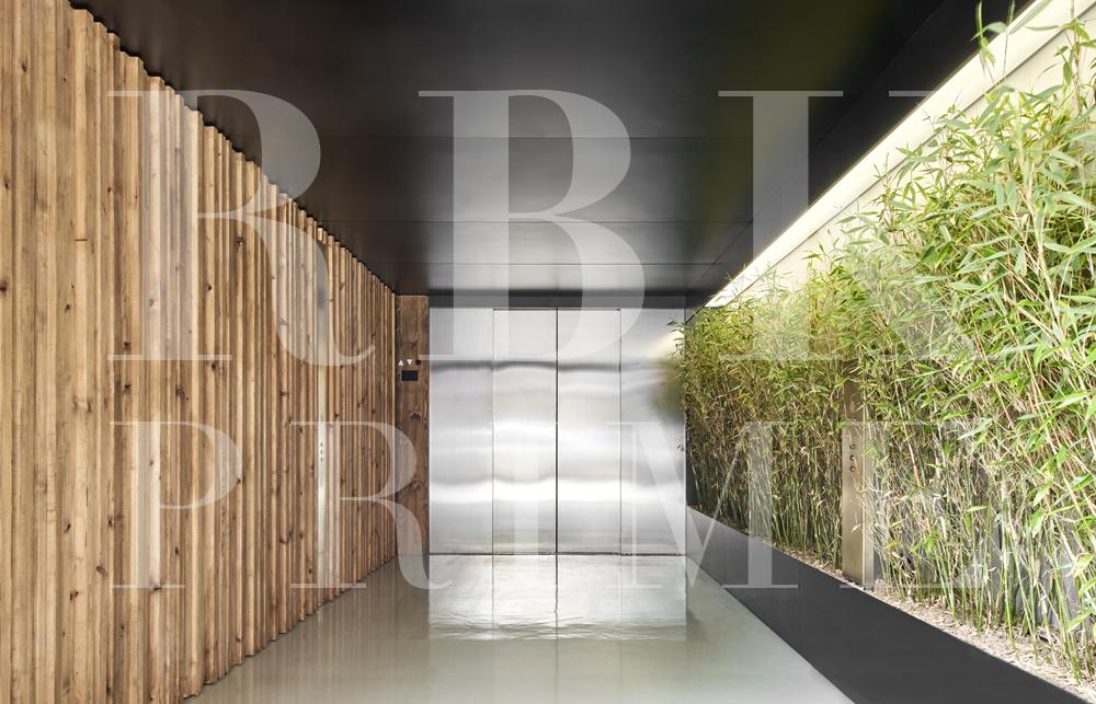 Exclusive new build in the center for sale on Paseo Mallorca