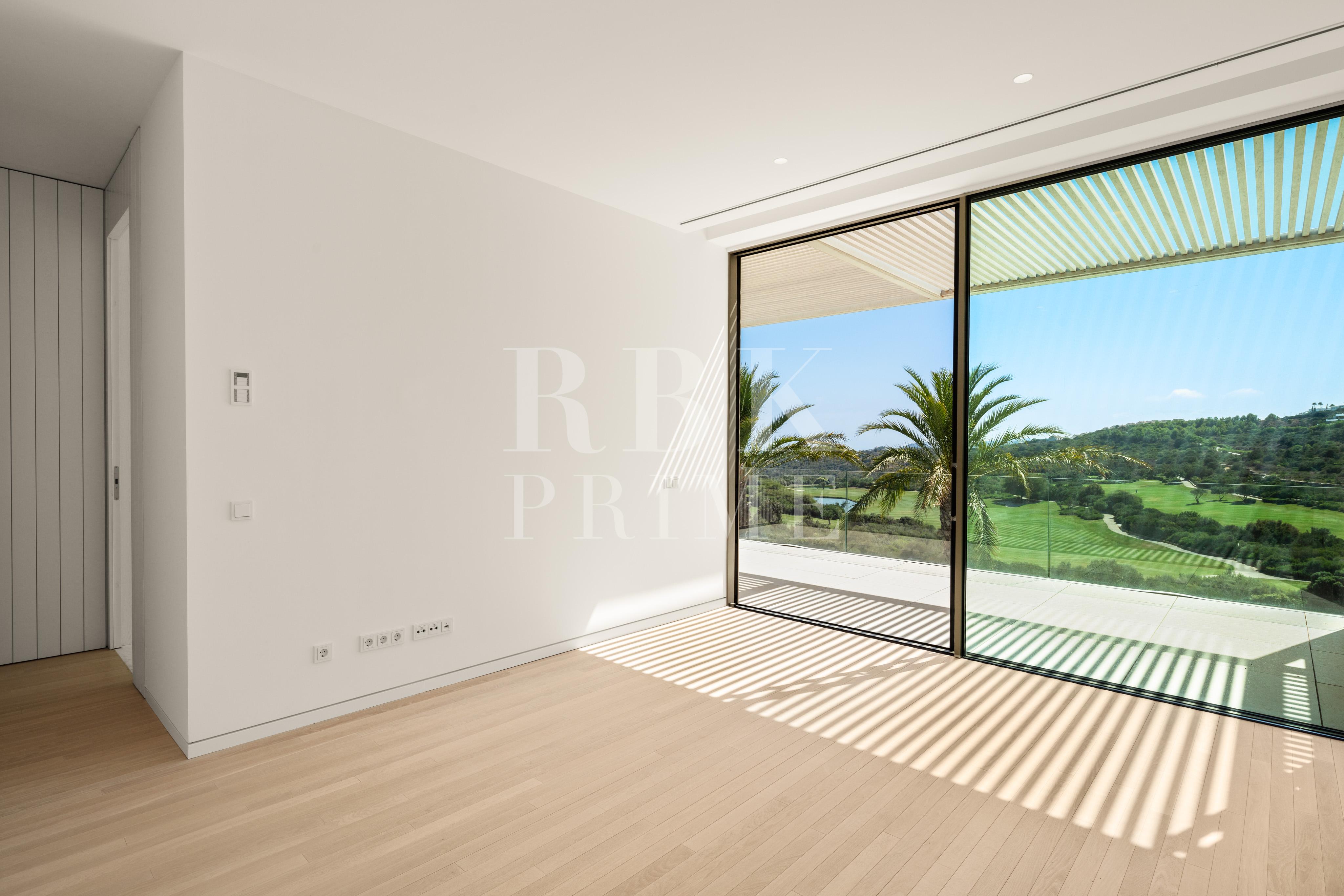 Promotion of golf-front villas for sale in Casares, Malaga