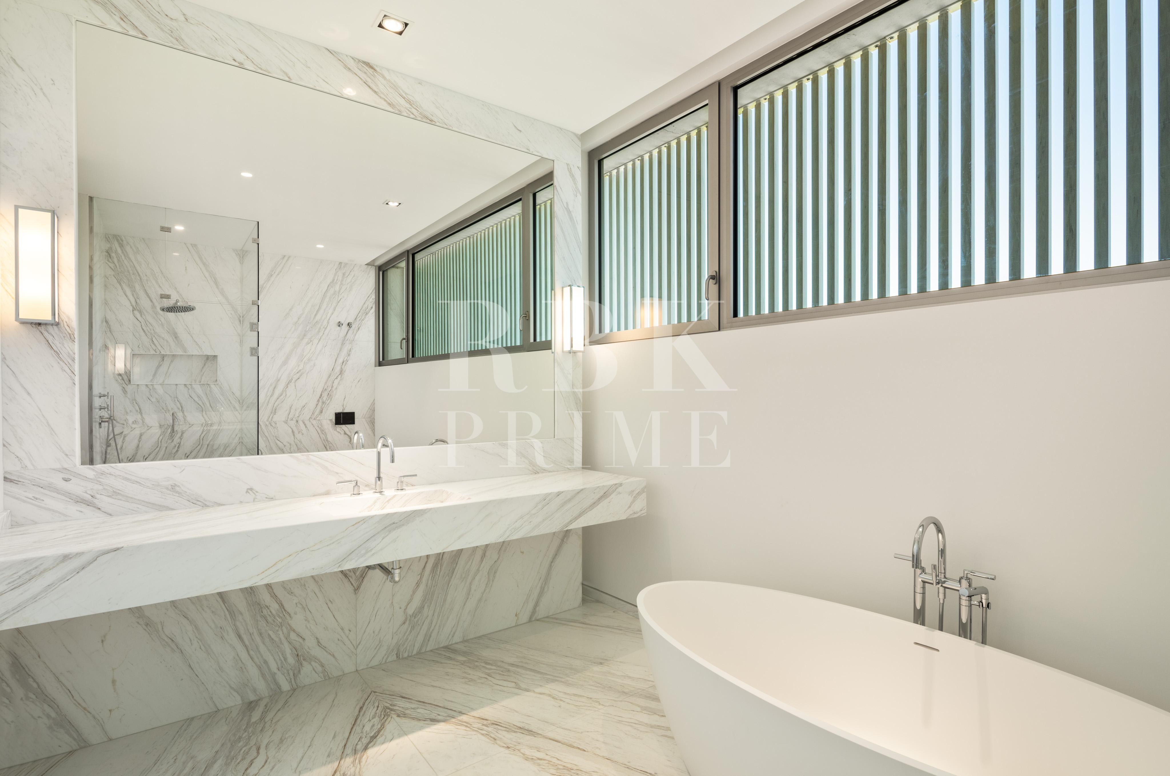 Promotion of golf-front villas for sale in Casares, Malaga