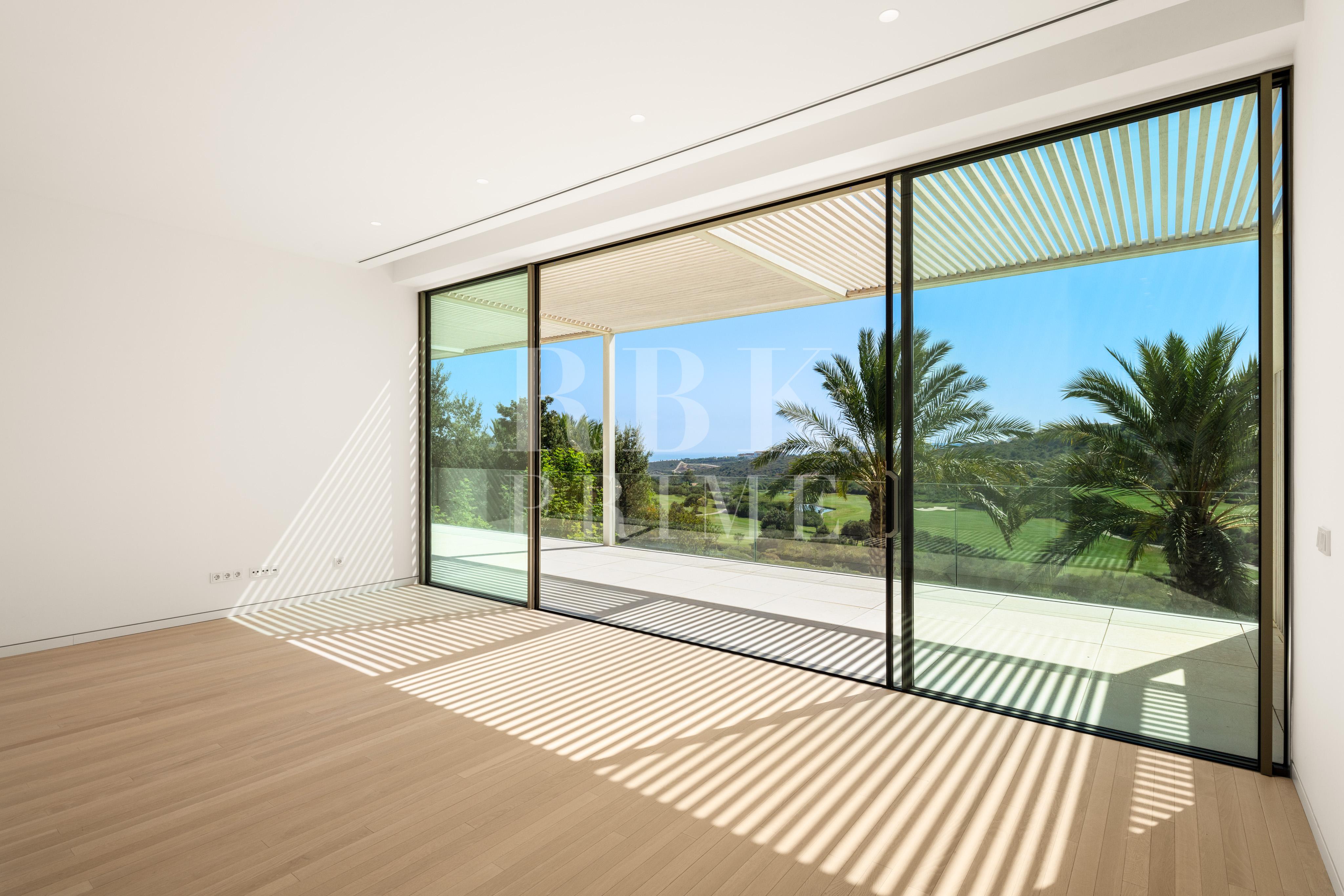 Promotion of golf-front villas for sale in Casares, Malaga