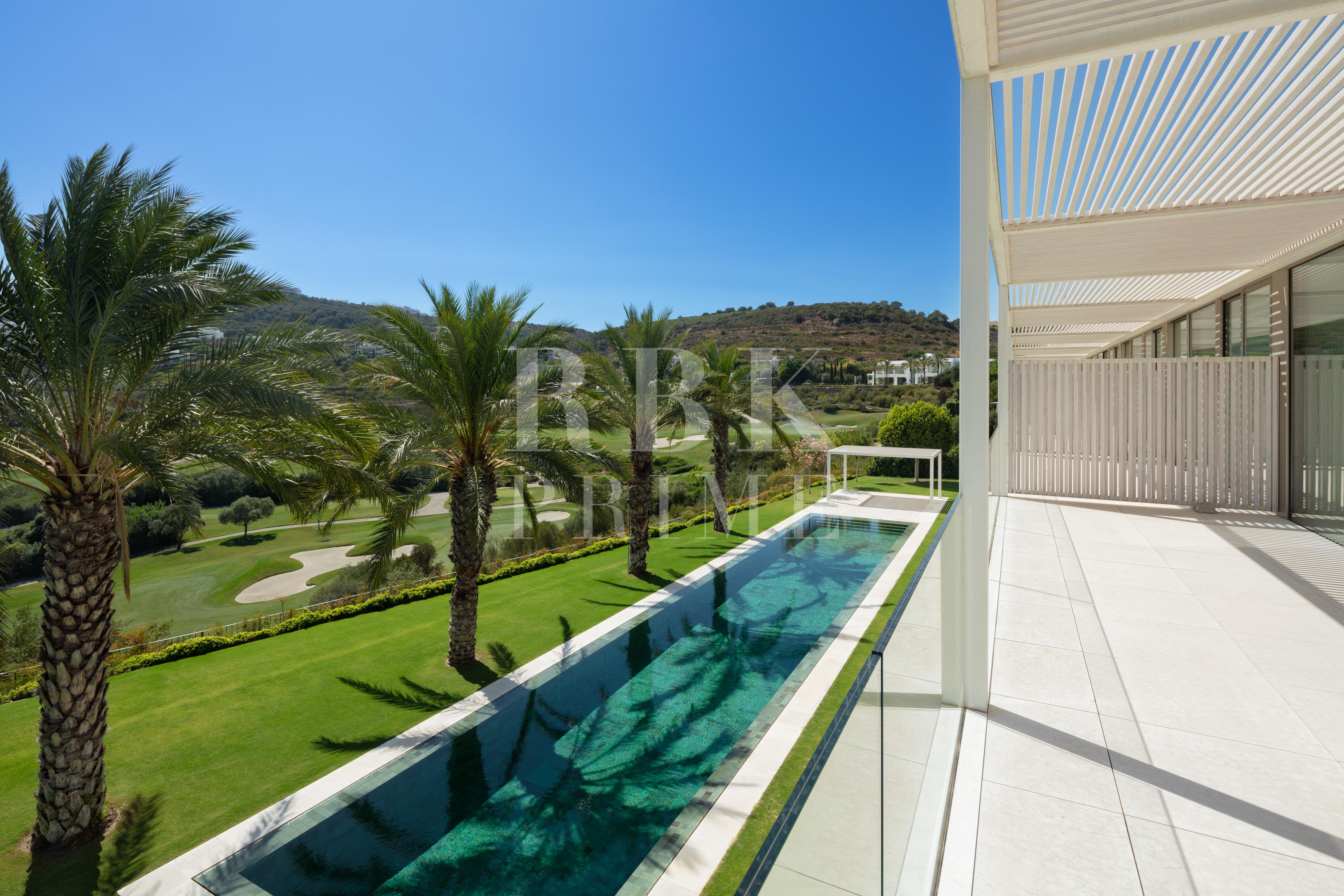 Promotion of golf-front villas for sale in Casares, Malaga