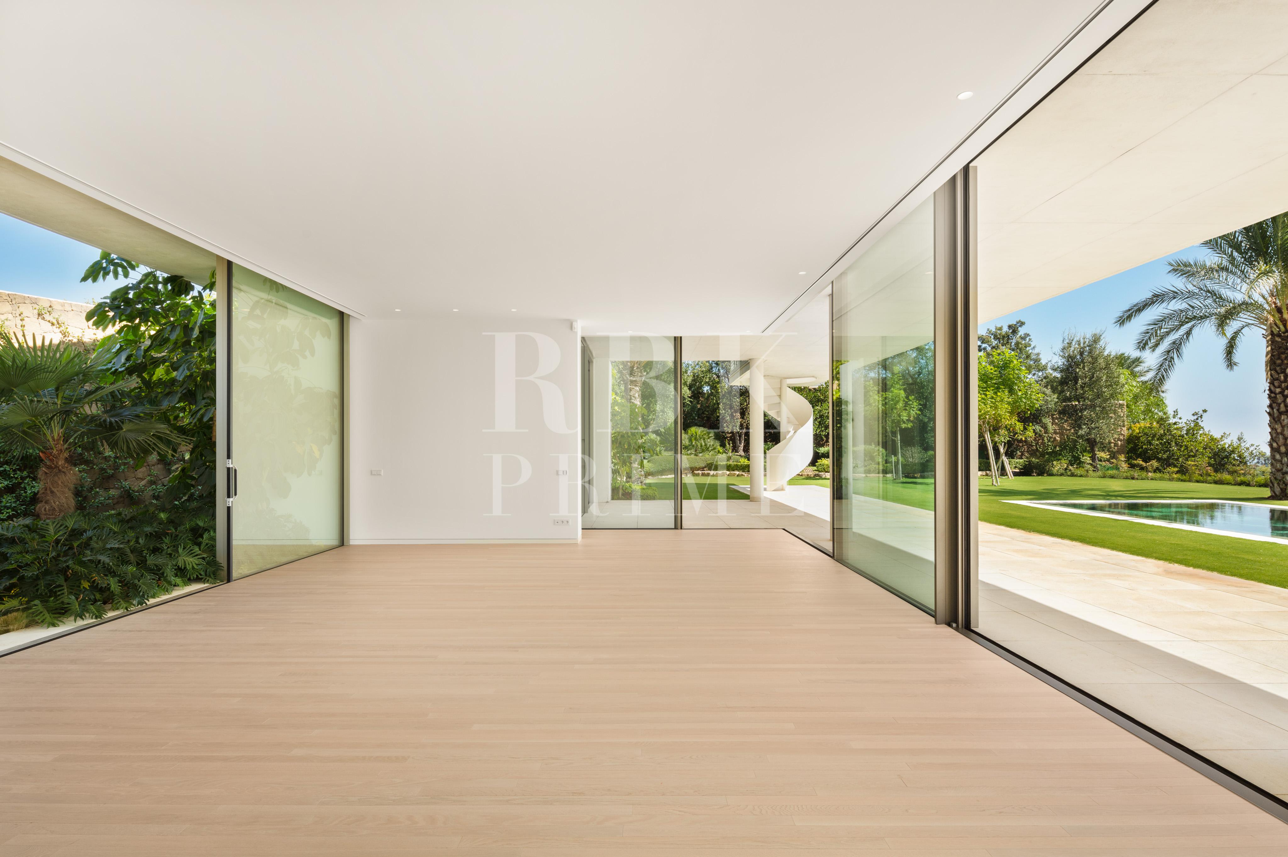 Promotion of golf-front villas for sale in Casares, Malaga