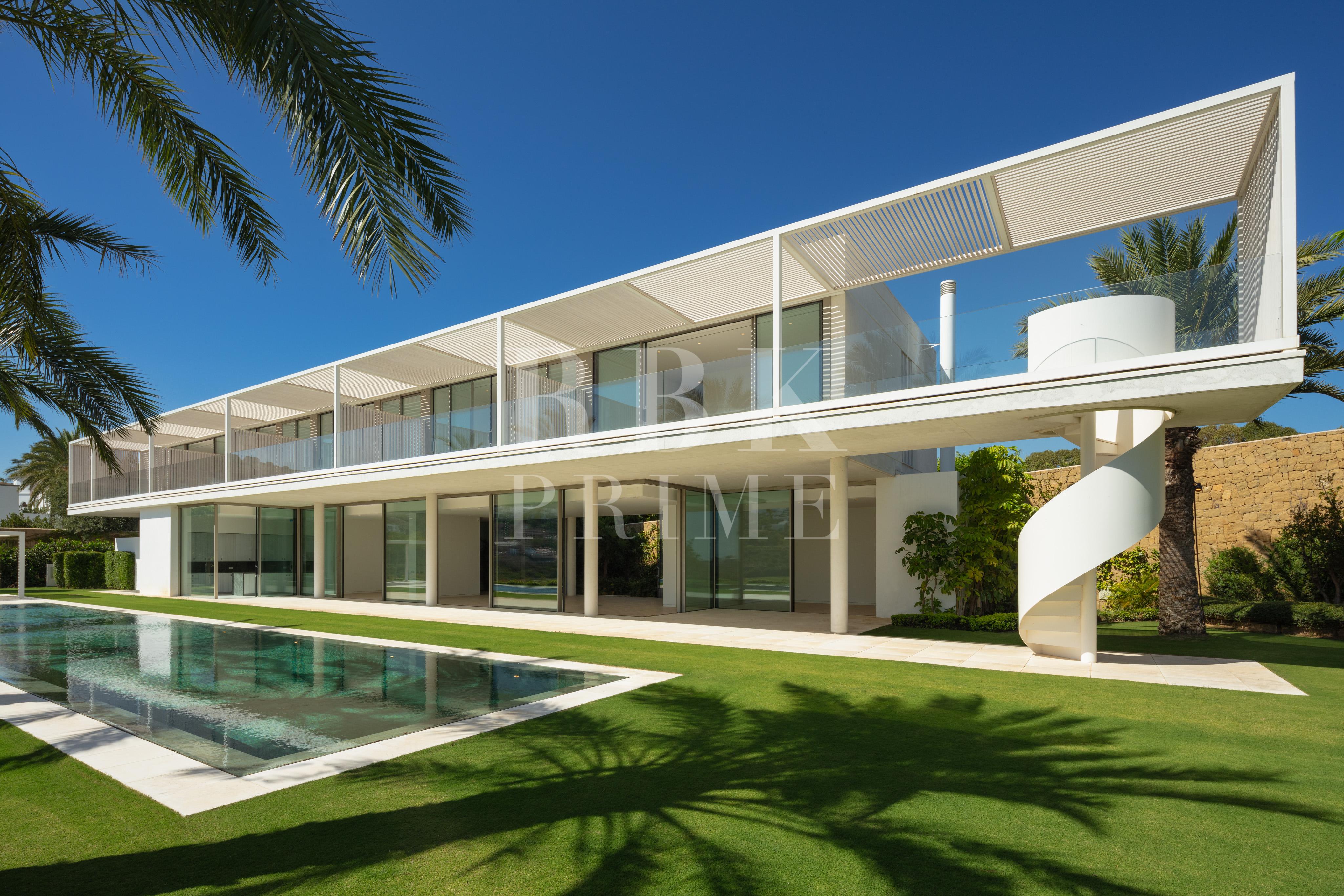 Promotion of golf-front villas for sale in Casares, Malaga