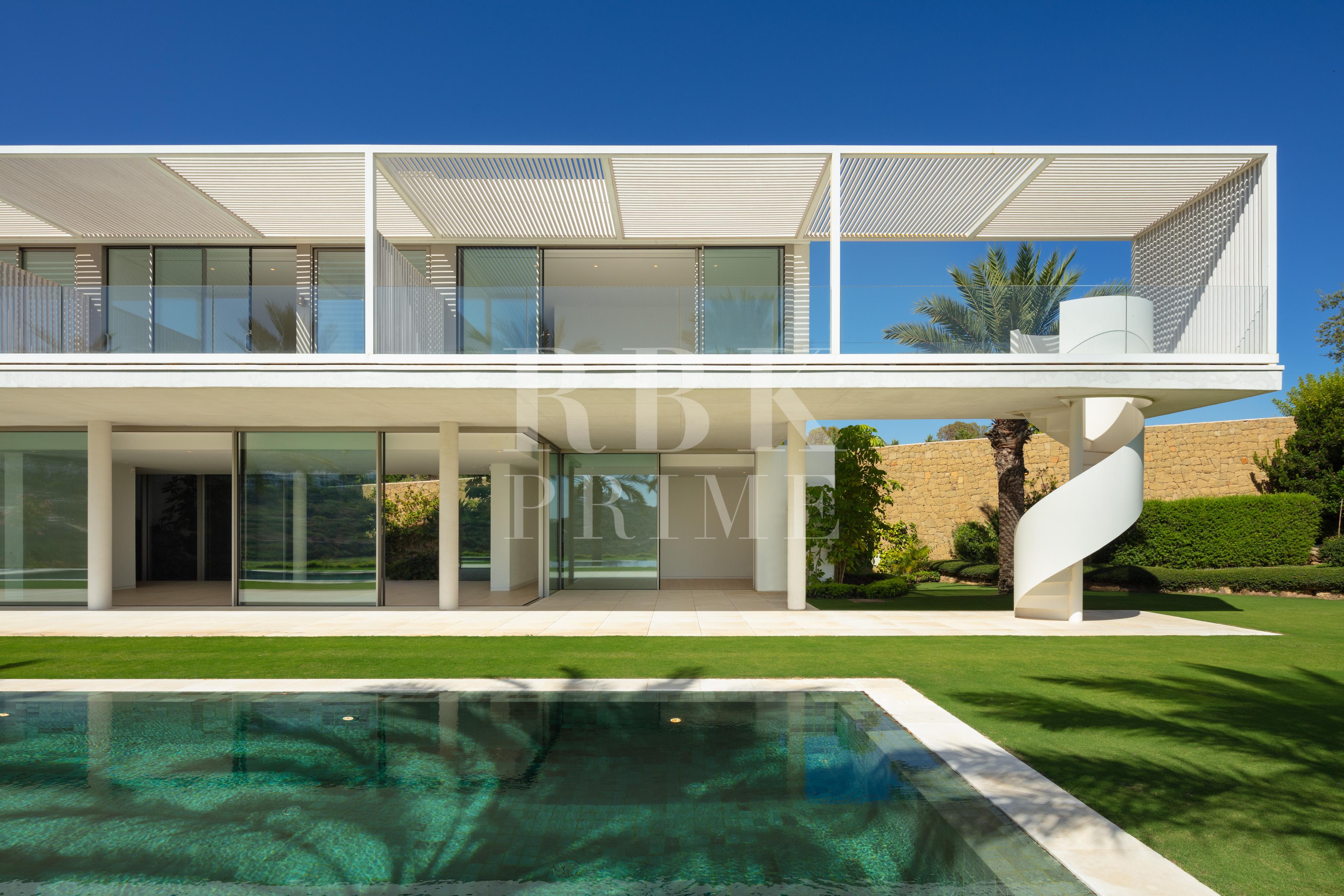 Promotion of golf-front villas for sale in Casares, Malaga