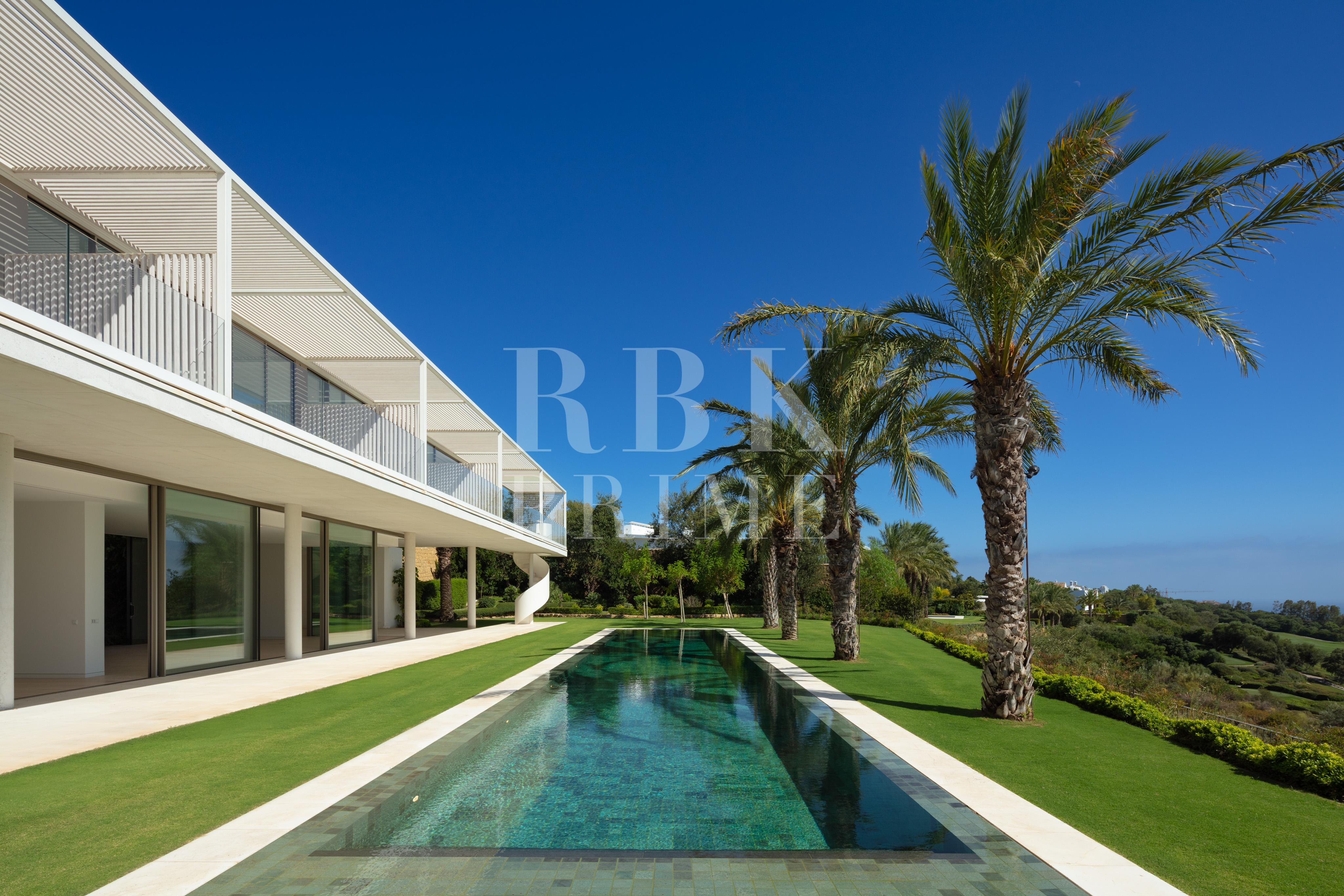 Promotion of golf-front villas for sale in Casares, Malaga