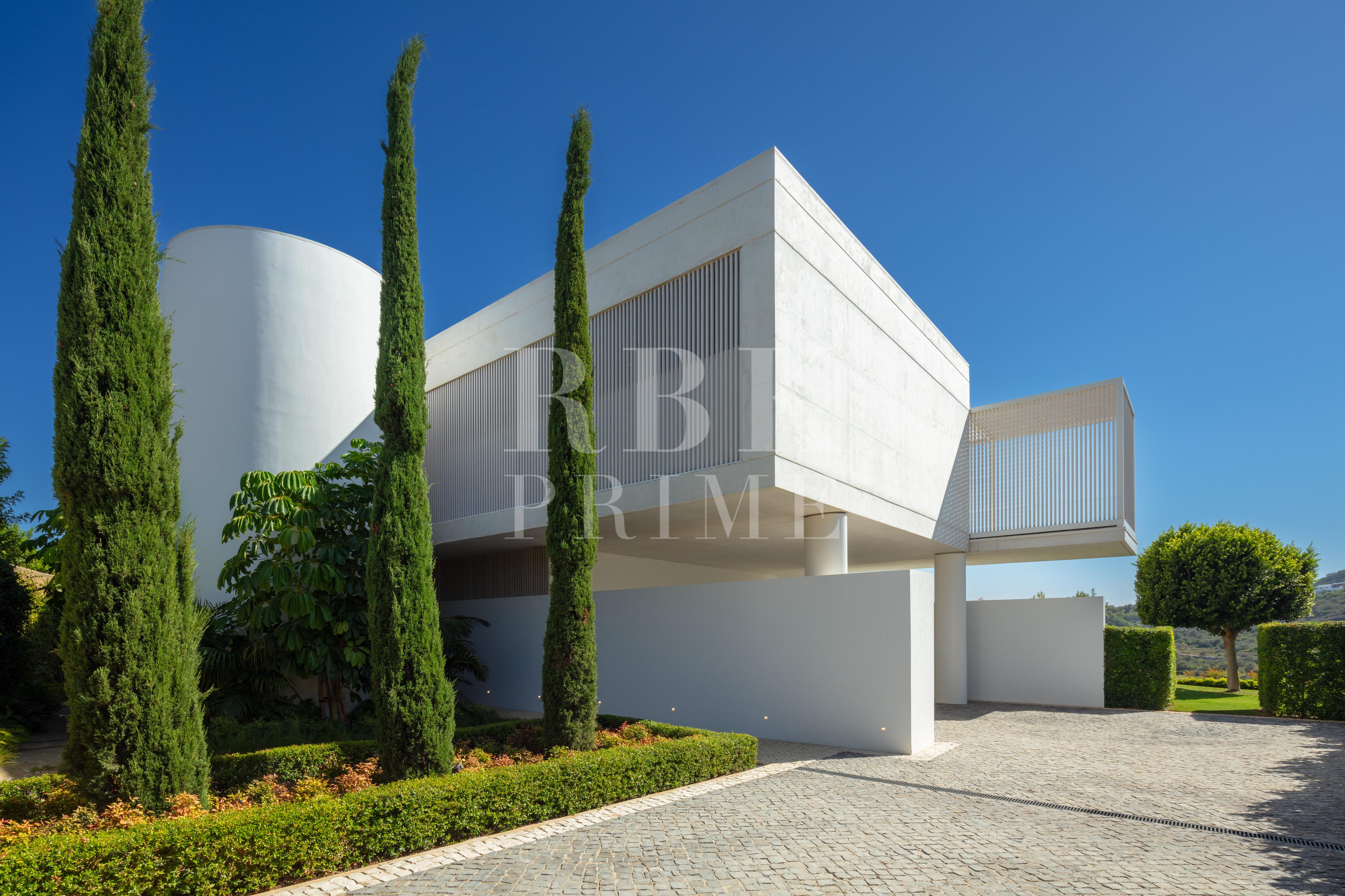 Promotion of golf-front villas for sale in Casares, Malaga