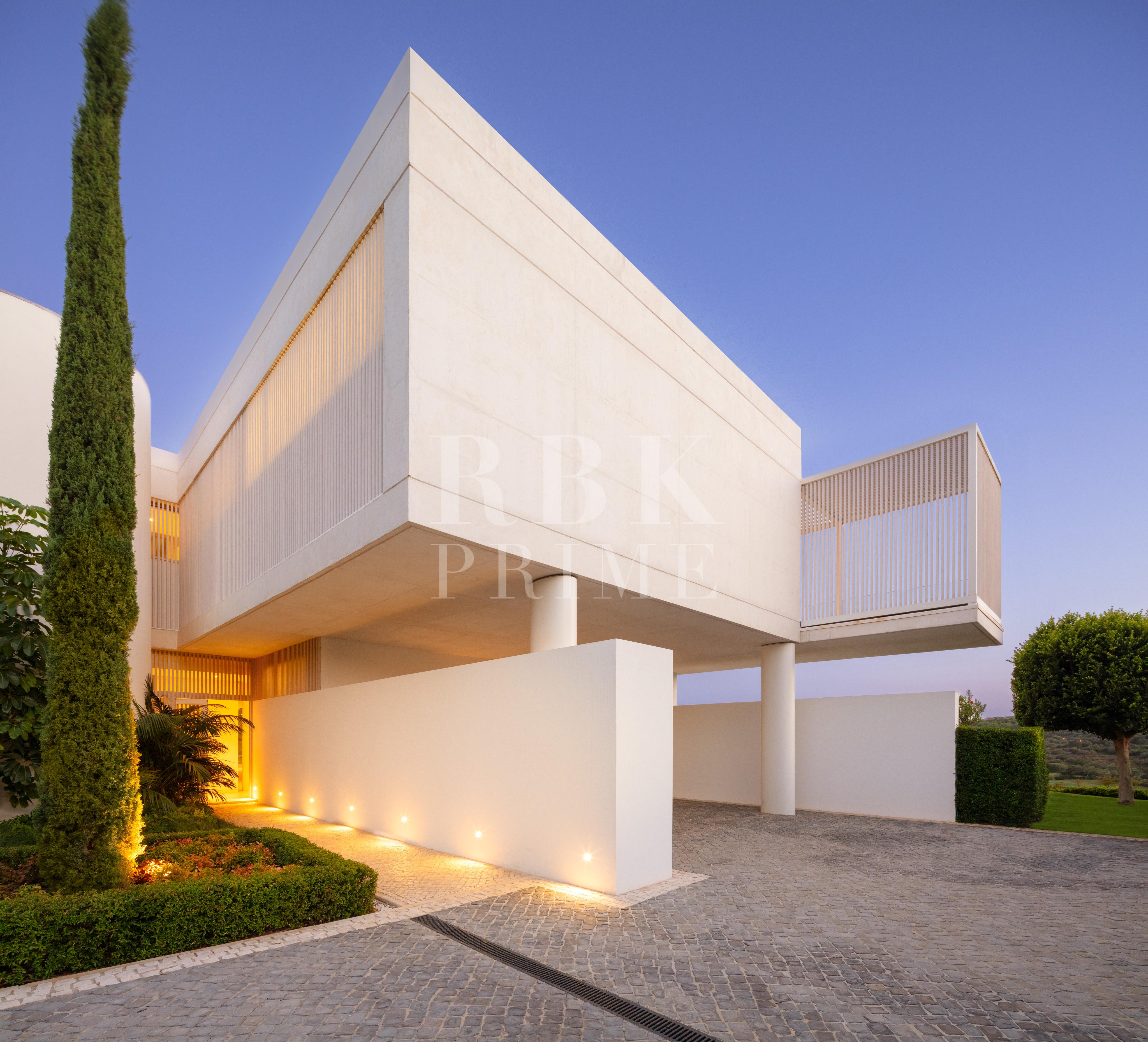 Promotion of golf-front villas for sale in Casares, Malaga