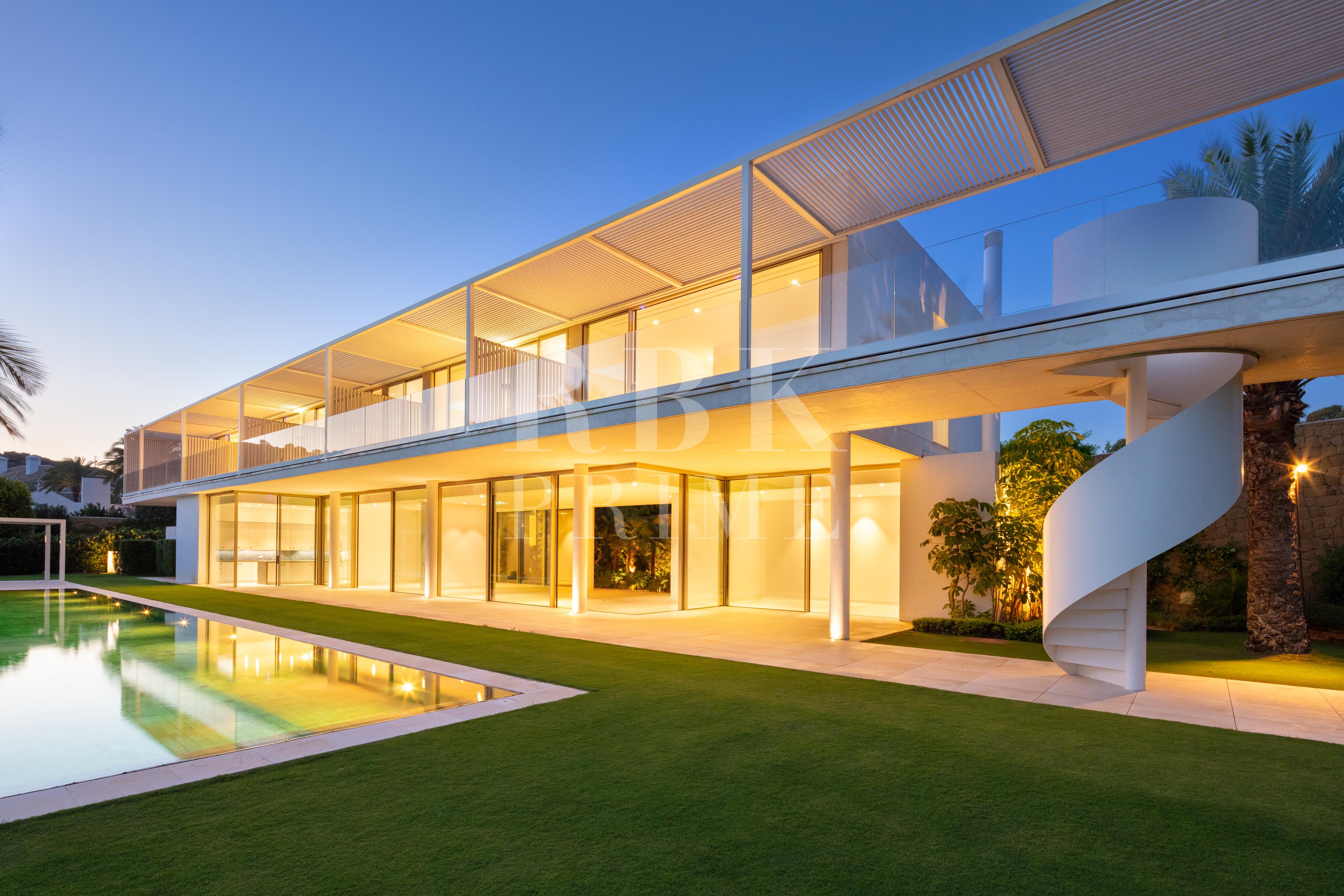 Promotion of golf-front villas for sale in Casares, Malaga