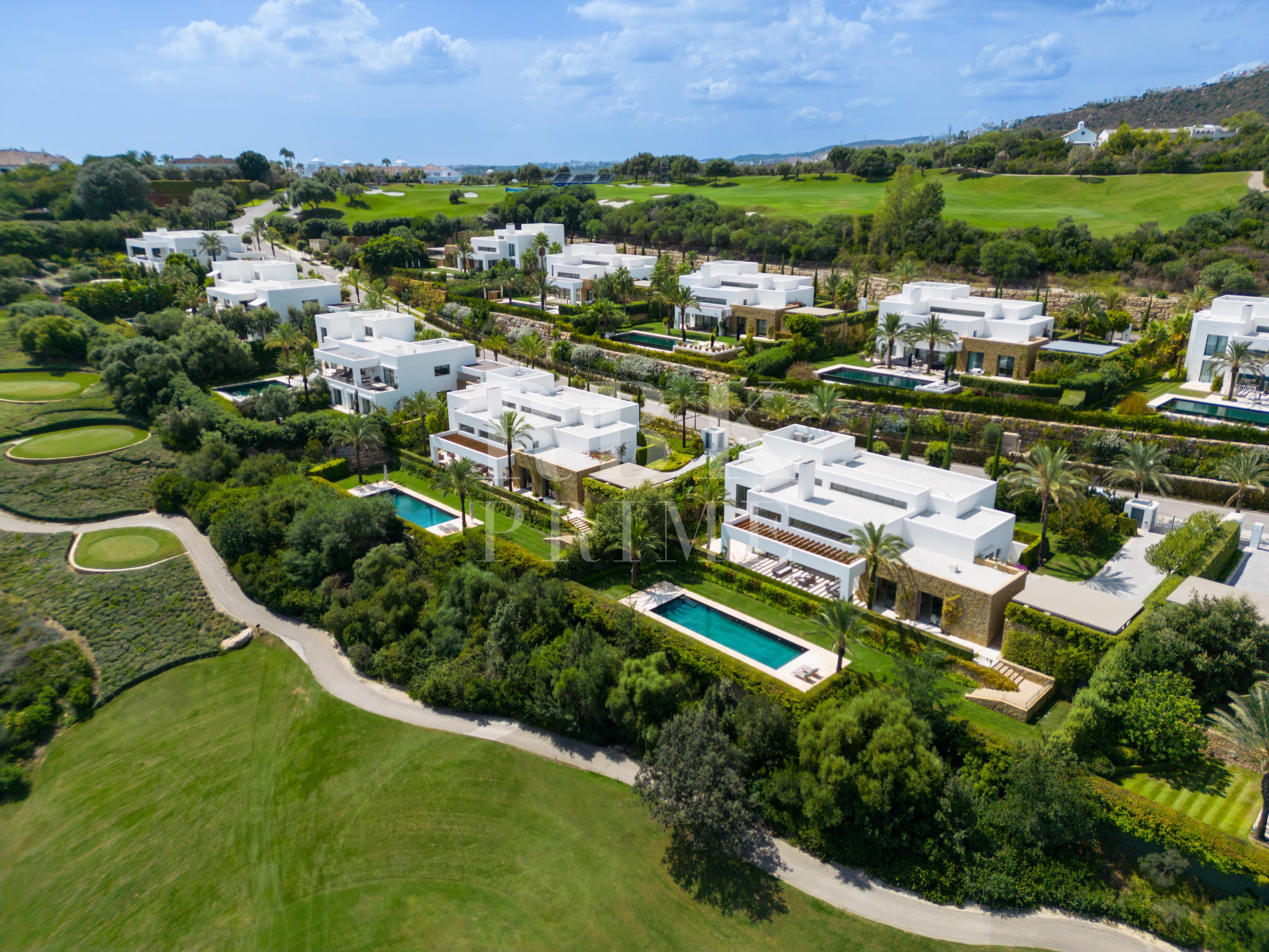 Förderung von Golfvillen zum Verkauf in Casares Málaga