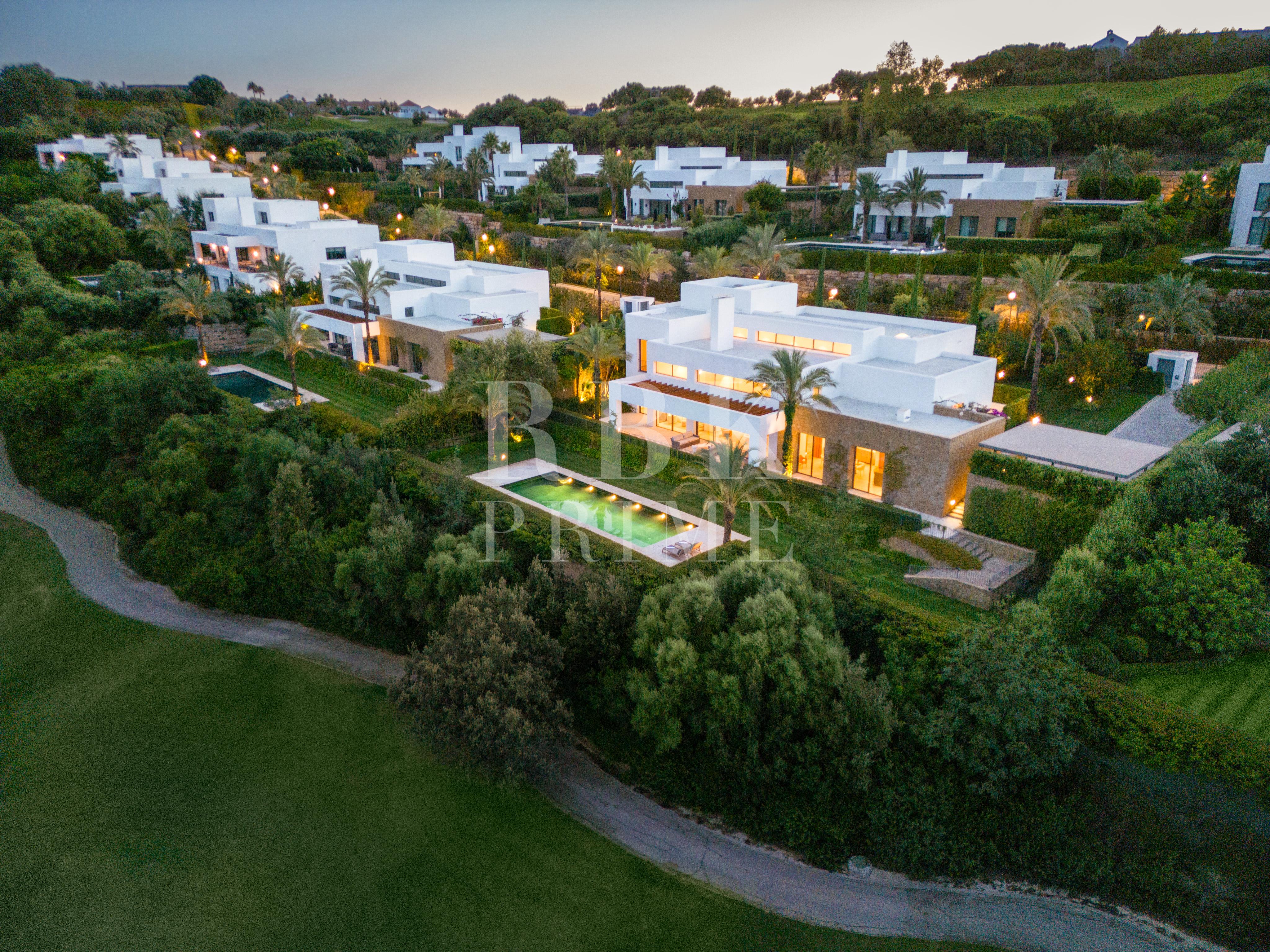 Förderung von Golfvillen zum Verkauf in Casares Málaga