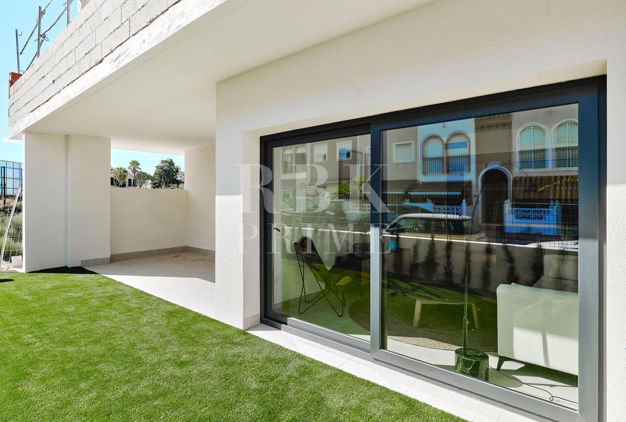 New development for sale in Torrevieja near the sea